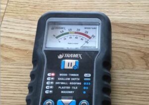 Moisture Meter - reading damp