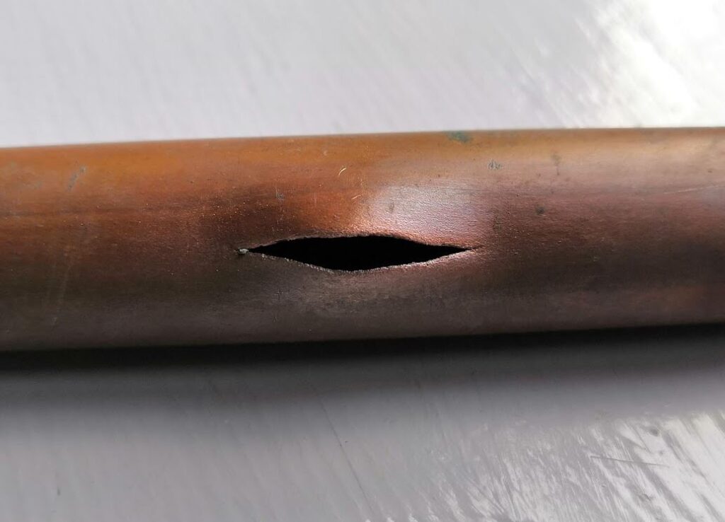 Copper-Pipe-Frozen-Split